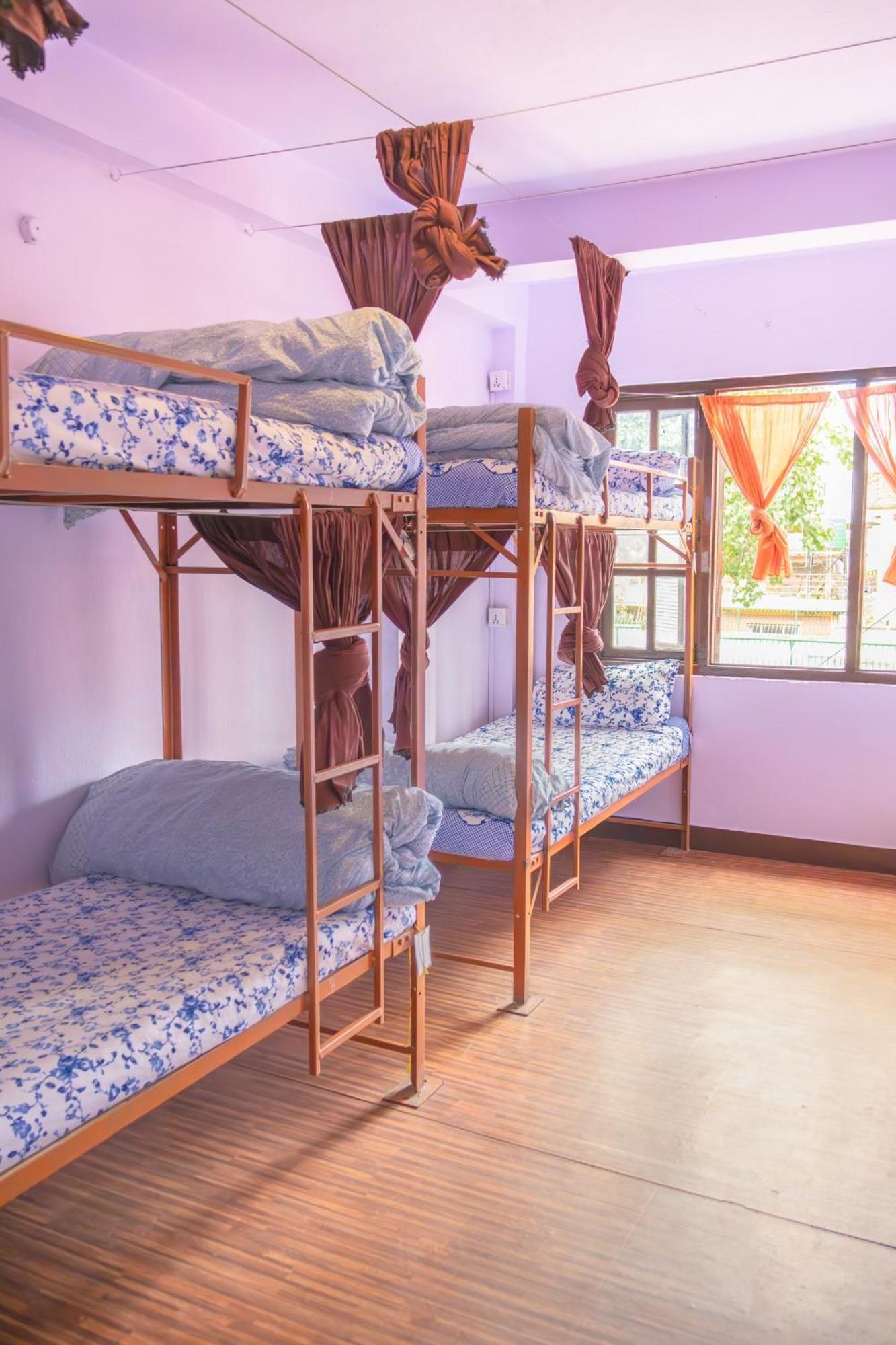 Planet Nomad Hostel Катманду Экстерьер фото