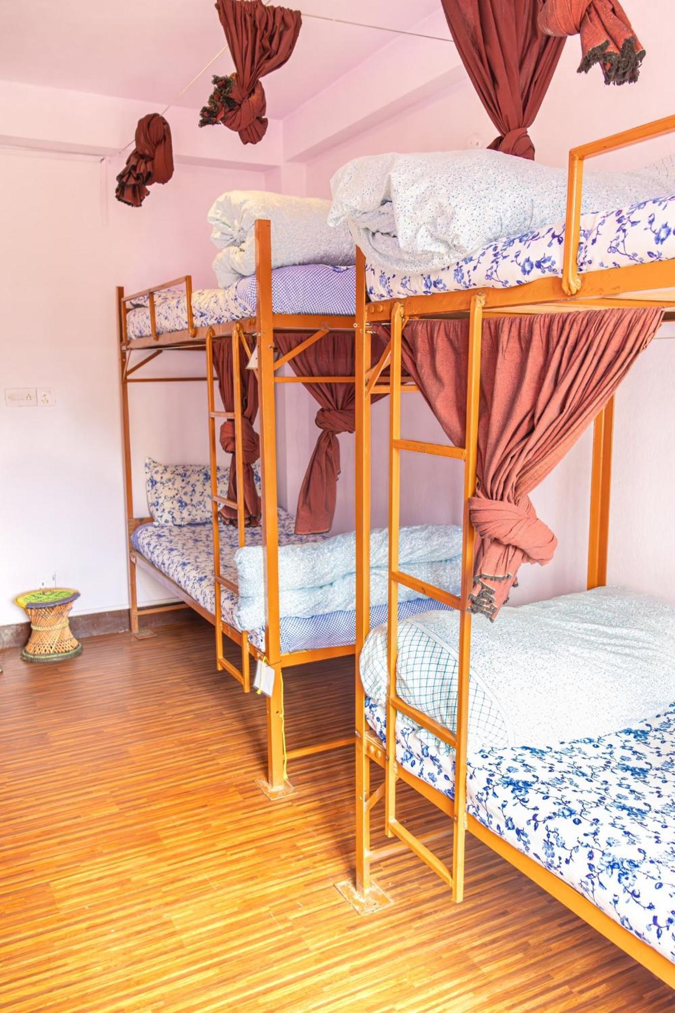 Planet Nomad Hostel Катманду Экстерьер фото